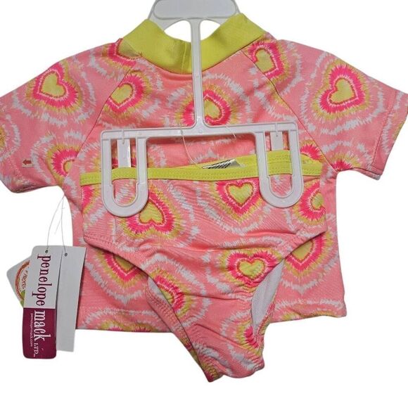 4 sets of outfits for girls - Picture 2 of 5